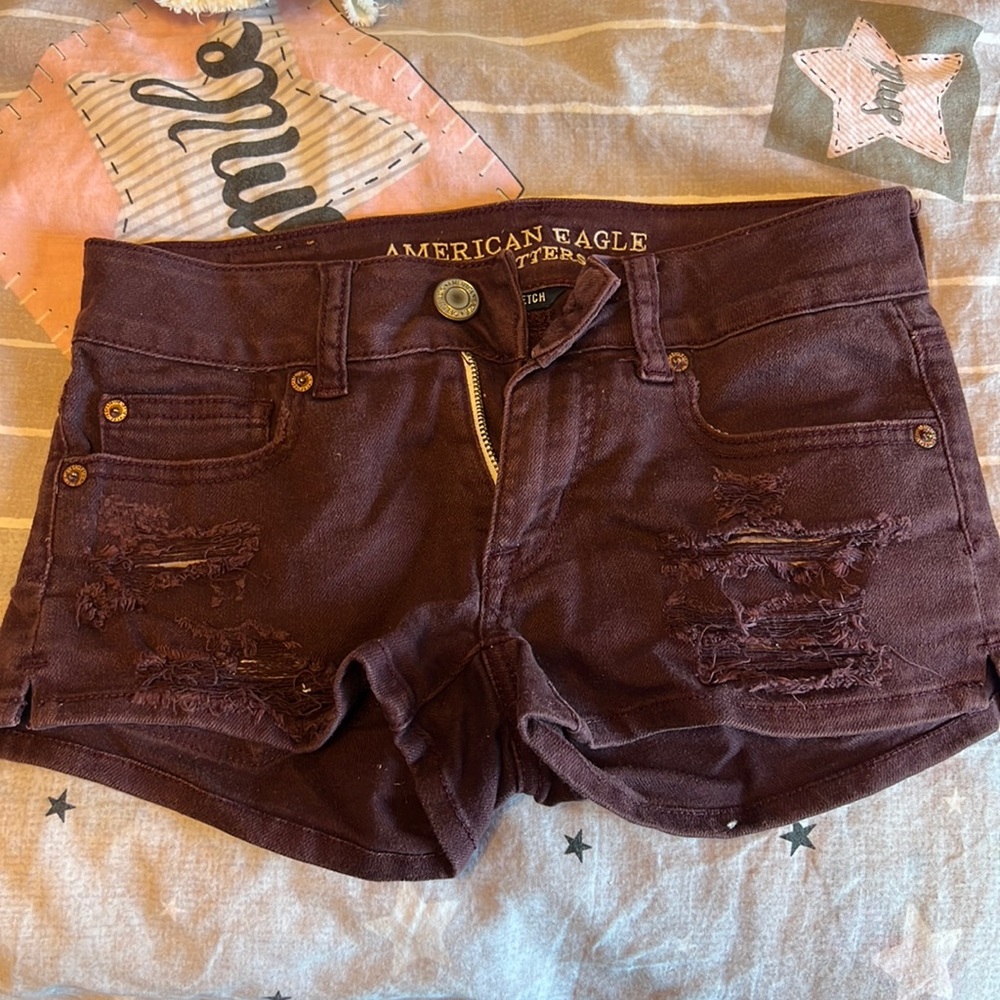 American eagle maroon shorts